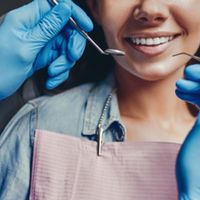 Zubné miniimplantáty vám vrátia úsmev na tvár