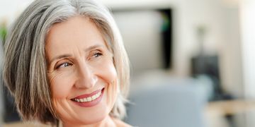 Menopauza a estetická medicína: aké ošetrenia sa prispôsobujú hormonálnym zmenám