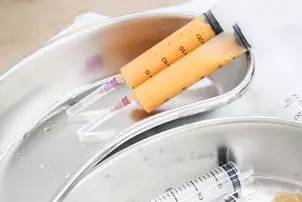 Nástroje a prístroje používané pri liposukcii