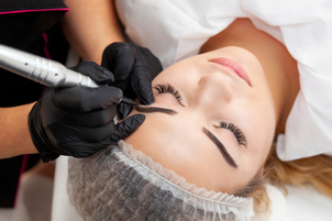 Techniky mikropigmentácie obočia